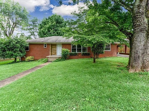 2nd image of 211 Dogwood Dr