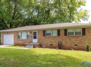 3512 Lois Ln NW, Huntsville, AL 35810