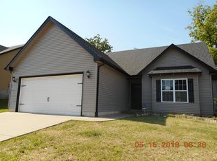 414 Leslie Wood Dr, Clarksville, TN 37040
