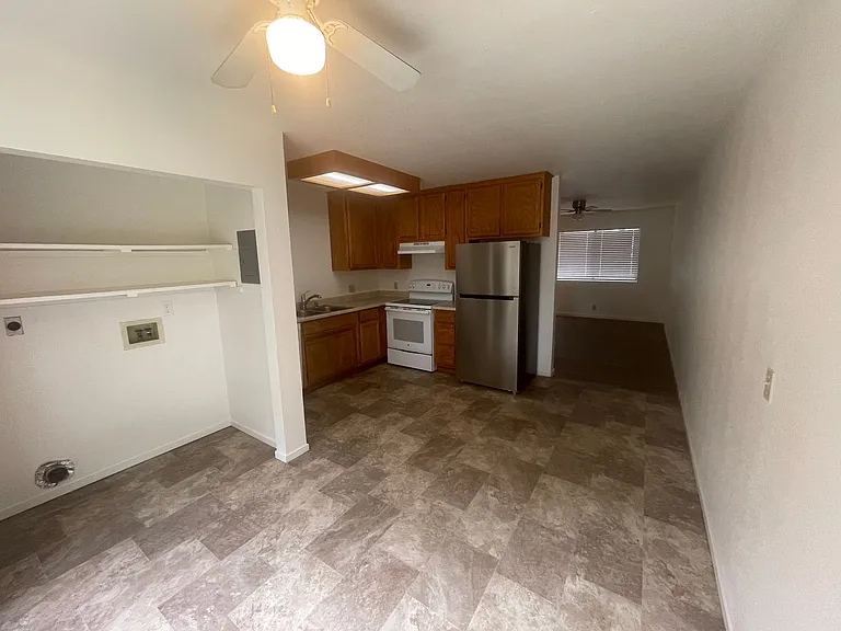 138 Patterson Ct — Photo 8