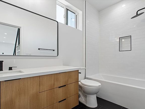 5th image of 2200 Thurman Ave #2202