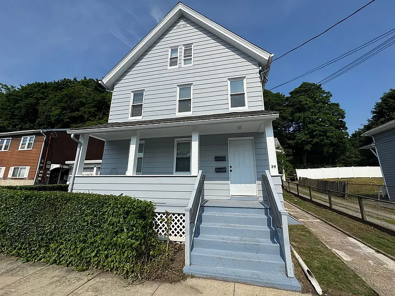 39 Bank St — Photo 2