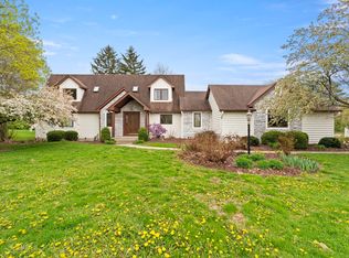 2433 Sycamore Hills Dr, Fort Wayne, IN