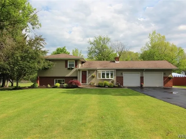 9516 Keller Rd, Clarence Center, NY 14032