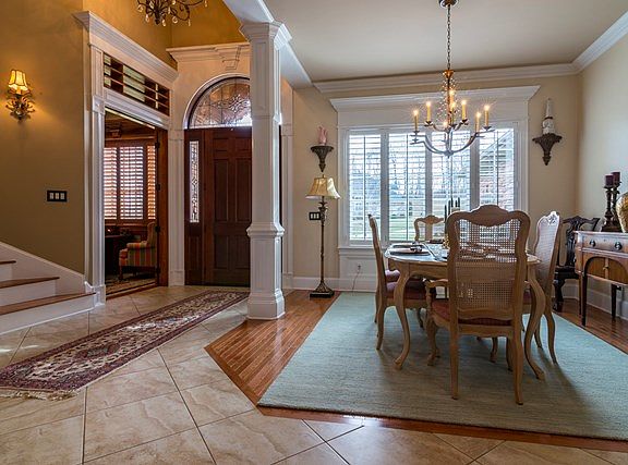 Dining/Foyer