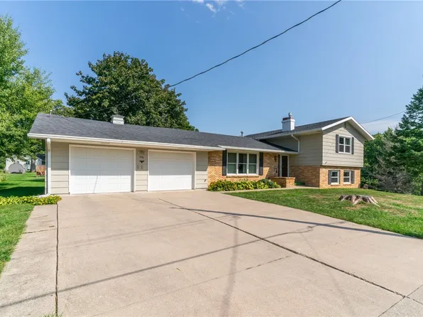 540 S Oak Park Ave, Colfax, IA 50054