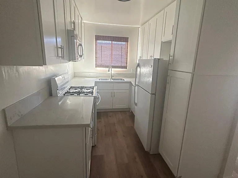 1239 Stanford St #202 — Photo 4