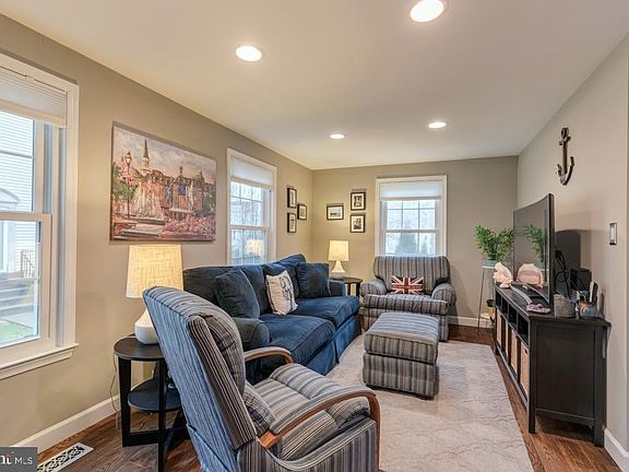 3rd image of 6525 Sunburst Way
