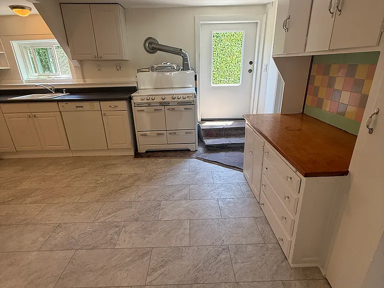 93 Medway Rd — Photo 2