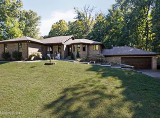 306 Forest Trce, Radcliff, KY 40160