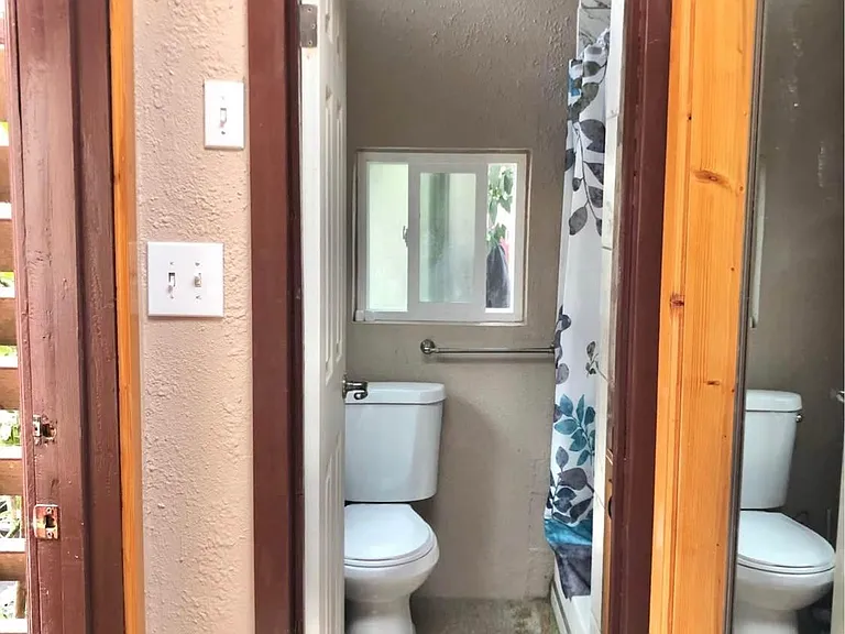 8545 Kelvin Ave #A — Photo 5