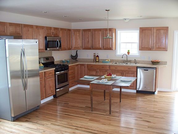 2nd image of 2 Jewell Avenue