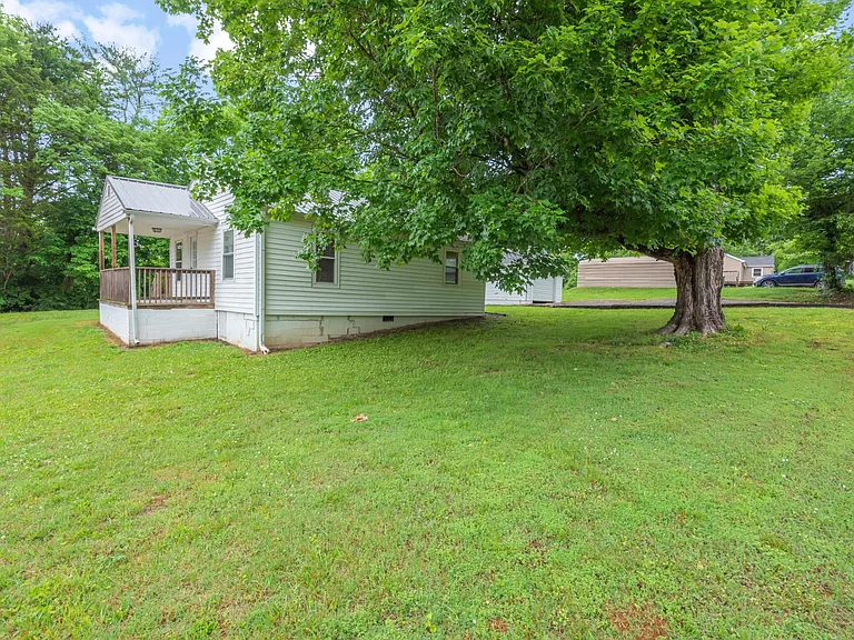 1709 Forrester Rd — Photo 4