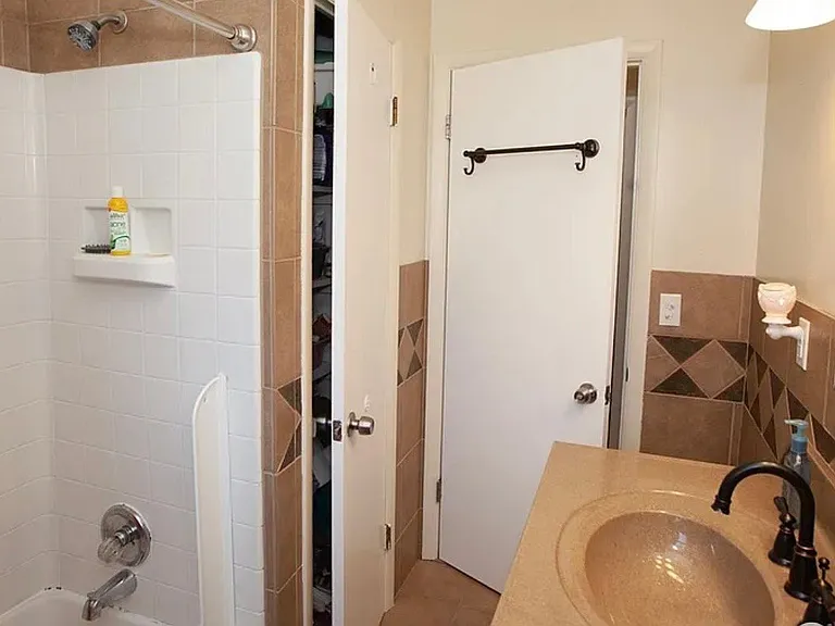 1416 Adams Cir — Photo 19