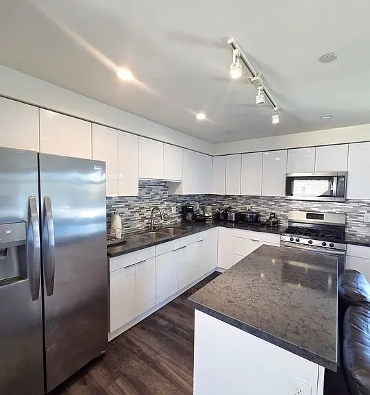 2651 S Hobart Blvd #1 — Photo 1