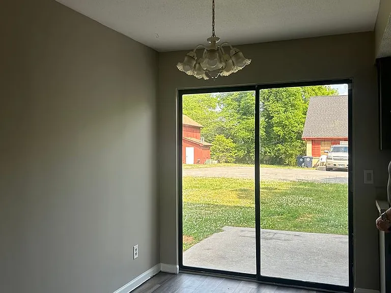 406 Alice Drive — Photo 4