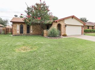 5916 Birchhill Rd, Watauga, TX 76148