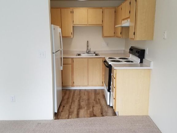 3rd image of 1005 SE 136th Ave APT 30