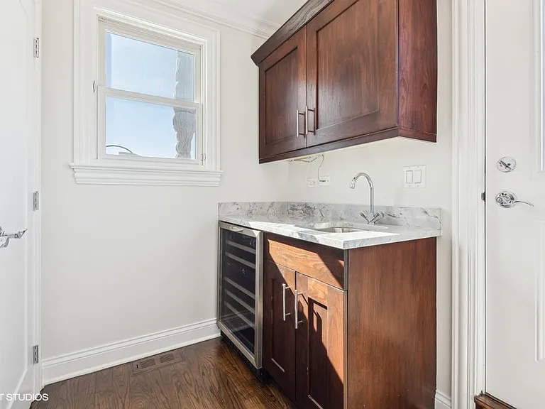 1215 W Barry Ave #3 — Photo 37