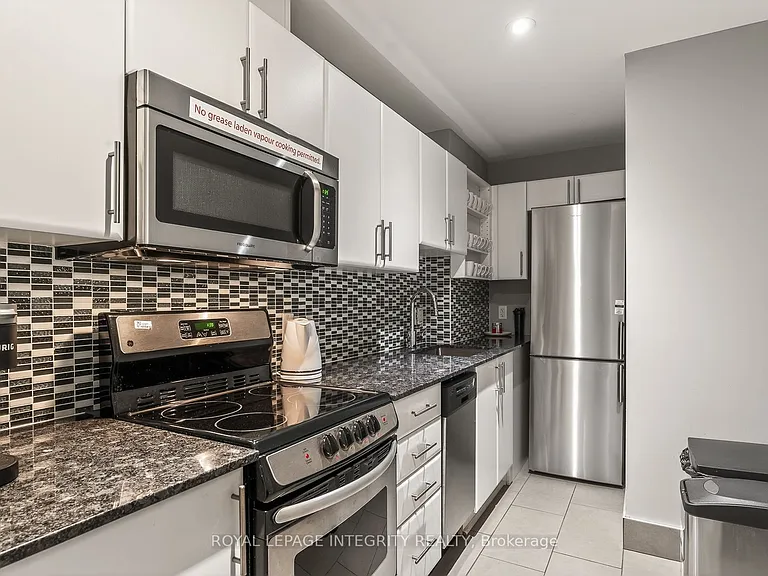 40 Nepean St #2102 — Photo 33