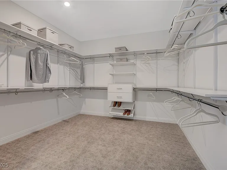 1075 N Water St — Photo 48