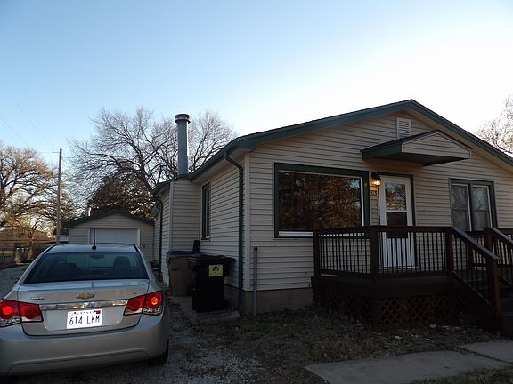 2nd image of 315 W 1st St