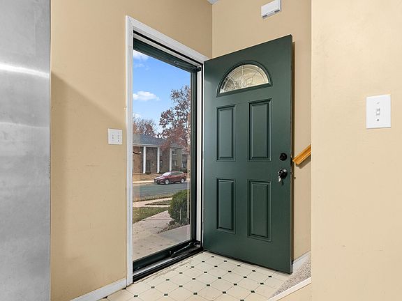 5th image of 3510 N Kingston Dr APT 5