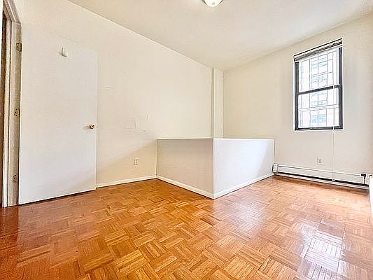 3rd image of 333 E 108th St APT 1C