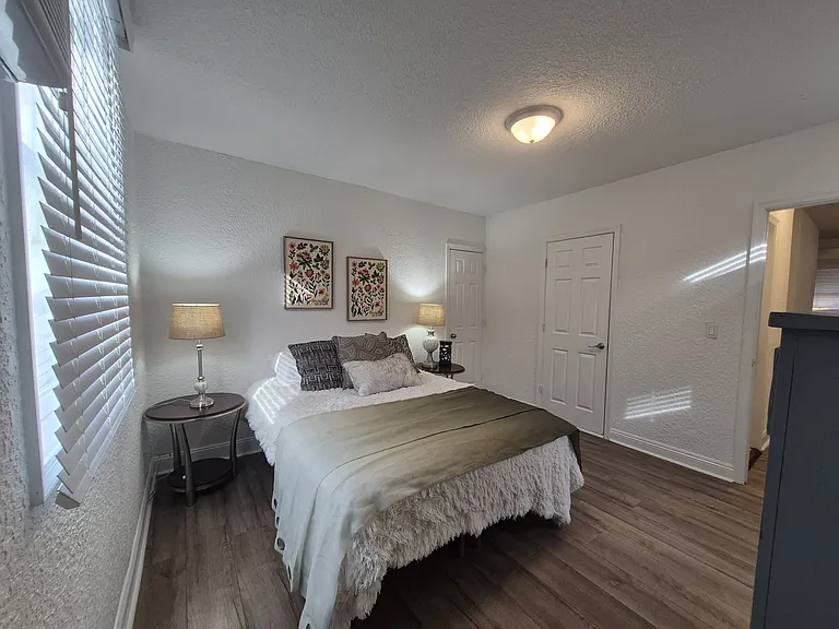 546 Broad St — Photo 12