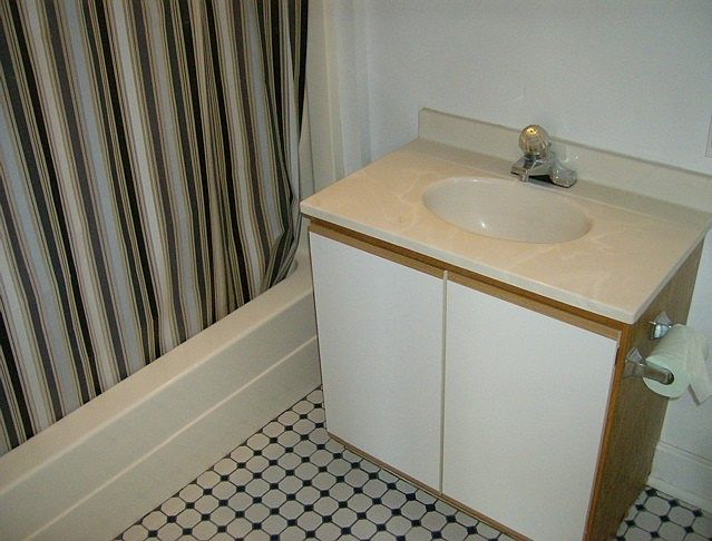 1st image of 1360 W Grand Ave APT 2R