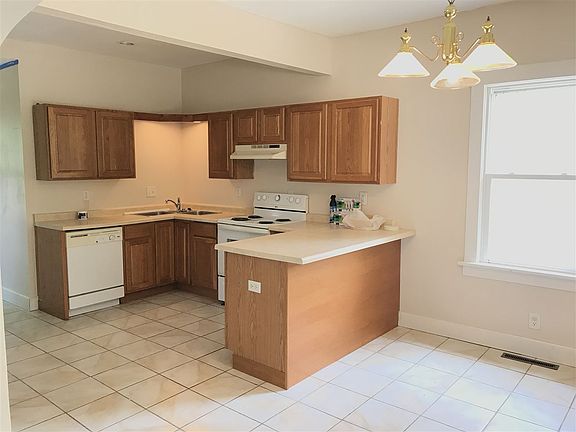 5th image of 2326 E High St