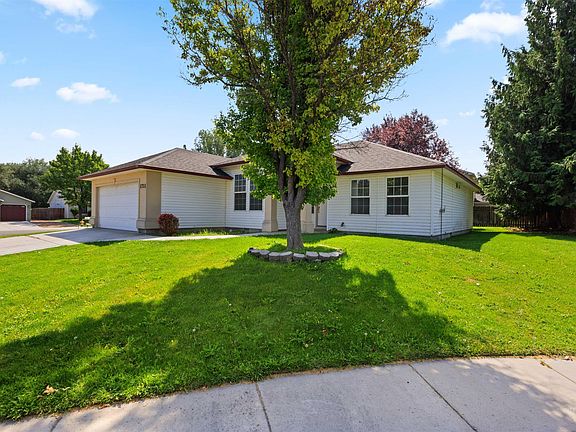 4th image of 1711 Cashew Ct