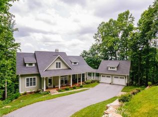 1039 High Vista Dr, Mills River, NC 28759