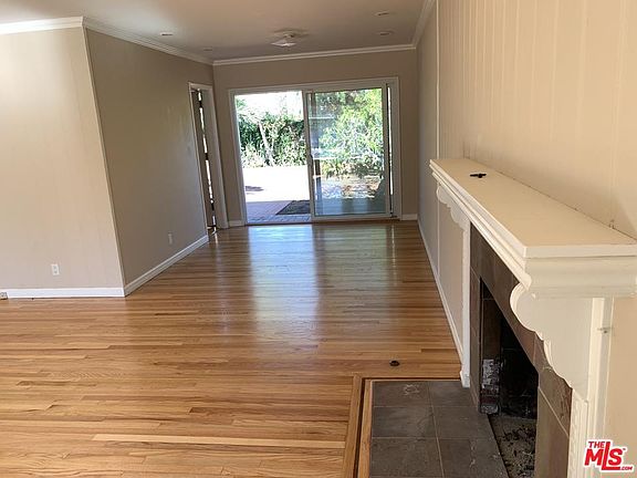 5th image of 7227 W 90th St