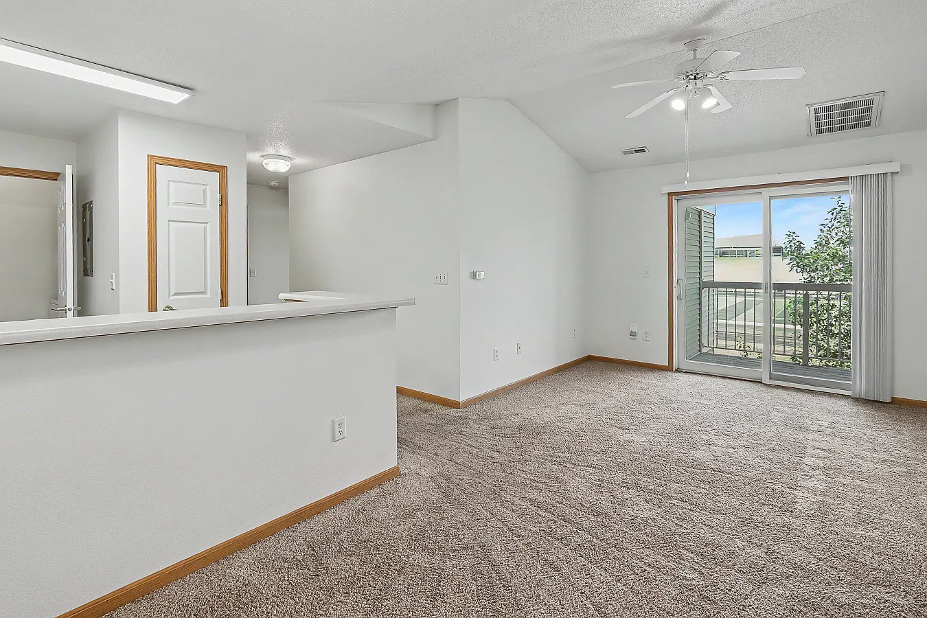 2 bed, 1020 sqft, $1,250 — Photo 1