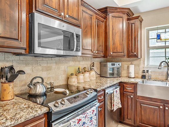 3rd image of 16543 Grand Coteau