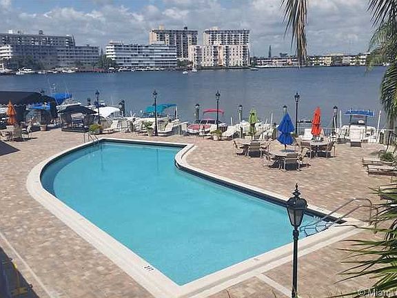 3rd image of 100 Golden Isles Dr APT 611