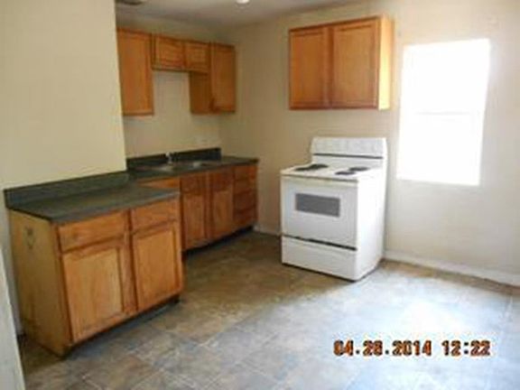 2nd image of 1001 W 20th St