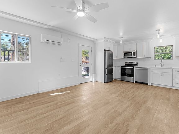 3rd image of 3212 Hamilton Way APT 10