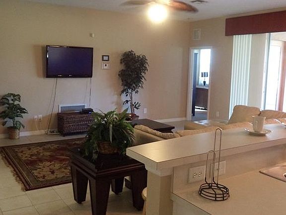 4th image of 180 Orange Comos Blvd