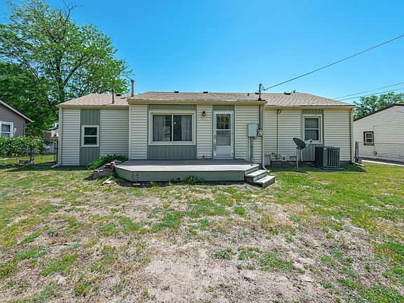 5th image of 743 N Bebe St