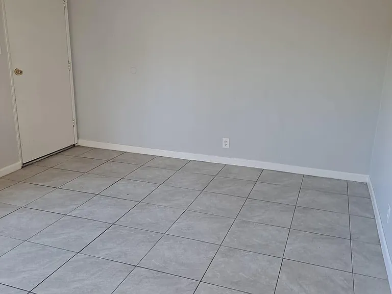 1765 Cedar Ave #10-B — Photo 9