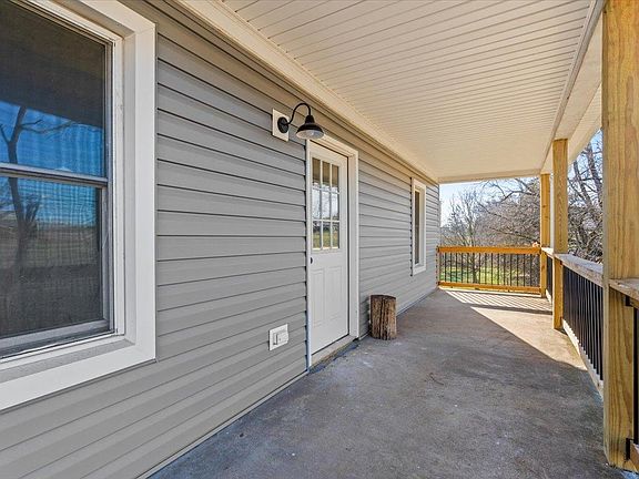 4th image of 8074 N Valley Pike