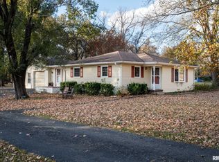 395 Hankins Rd, Harrisburg, IL 62946
