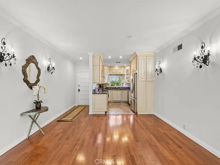 1228 N La Cienega Blvd #203 — Photo 28