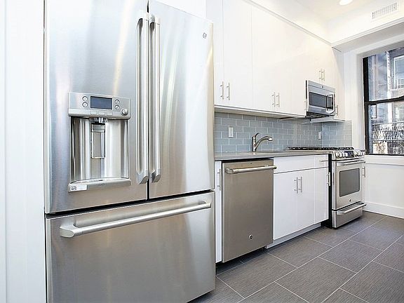 2nd image of 181 E 93rd St APT 1A