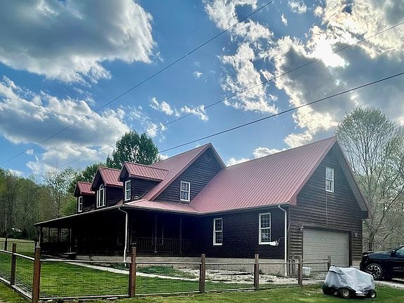 2nd image of 32 Stormi Ln