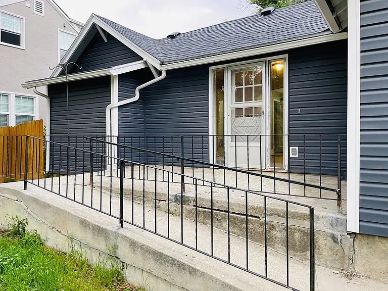 440 Lewis Ave — Photo 25