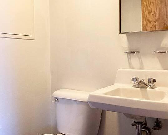 4th image of 2200 Prospect Ave #304