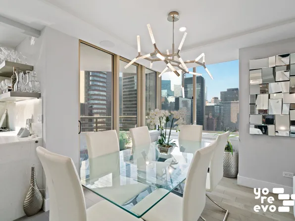 236 East 47th Street image 3 of 11